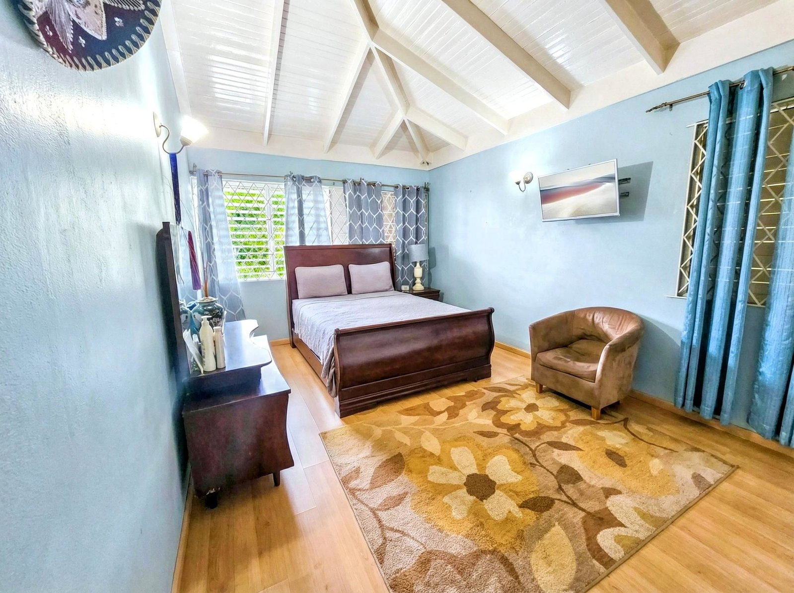 Luxury-Estate-for-Sale-in-St.-Andrew-Jamaica-11-Mulberry-Avenue Twelfth image of 11 Mulberry Avenue in Kingston 6, St. Andrew, Jamaica - property is For Sale