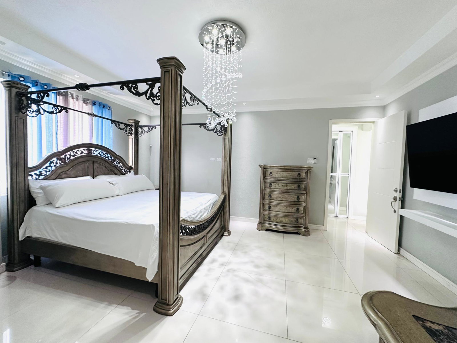 Sixteenth image of 9 Liguanea Ave in Kingston 6, St. Andrew, Jamaica - property is For Rent