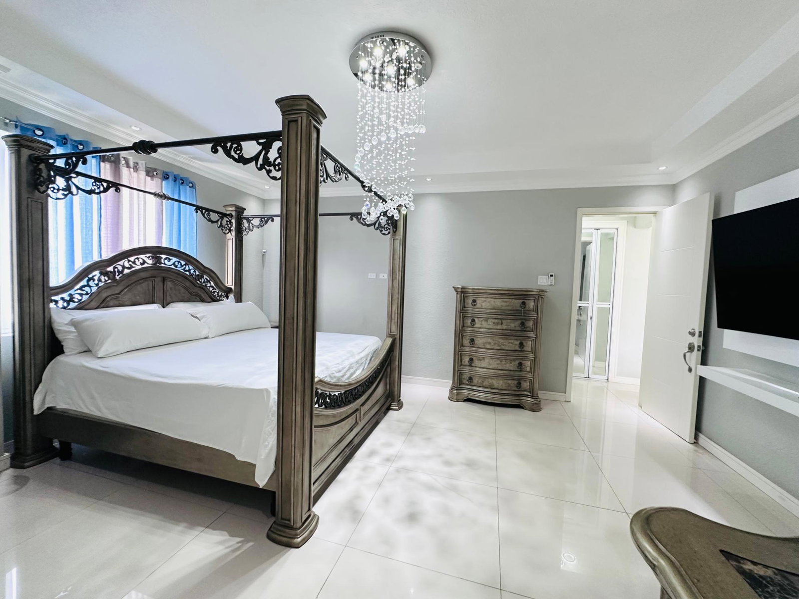 Seventeenth image of 9 Liguanea Ave in Kingston 6, St. Andrew, Jamaica - property is For Rent