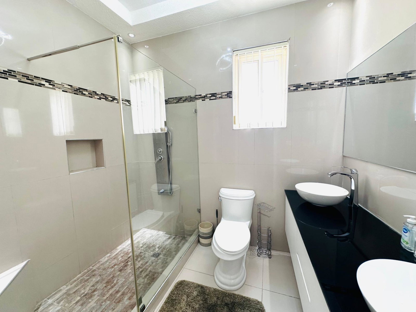 Eighteenth image of 9 Liguanea Ave in Kingston 6, St. Andrew, Jamaica - property is For Rent