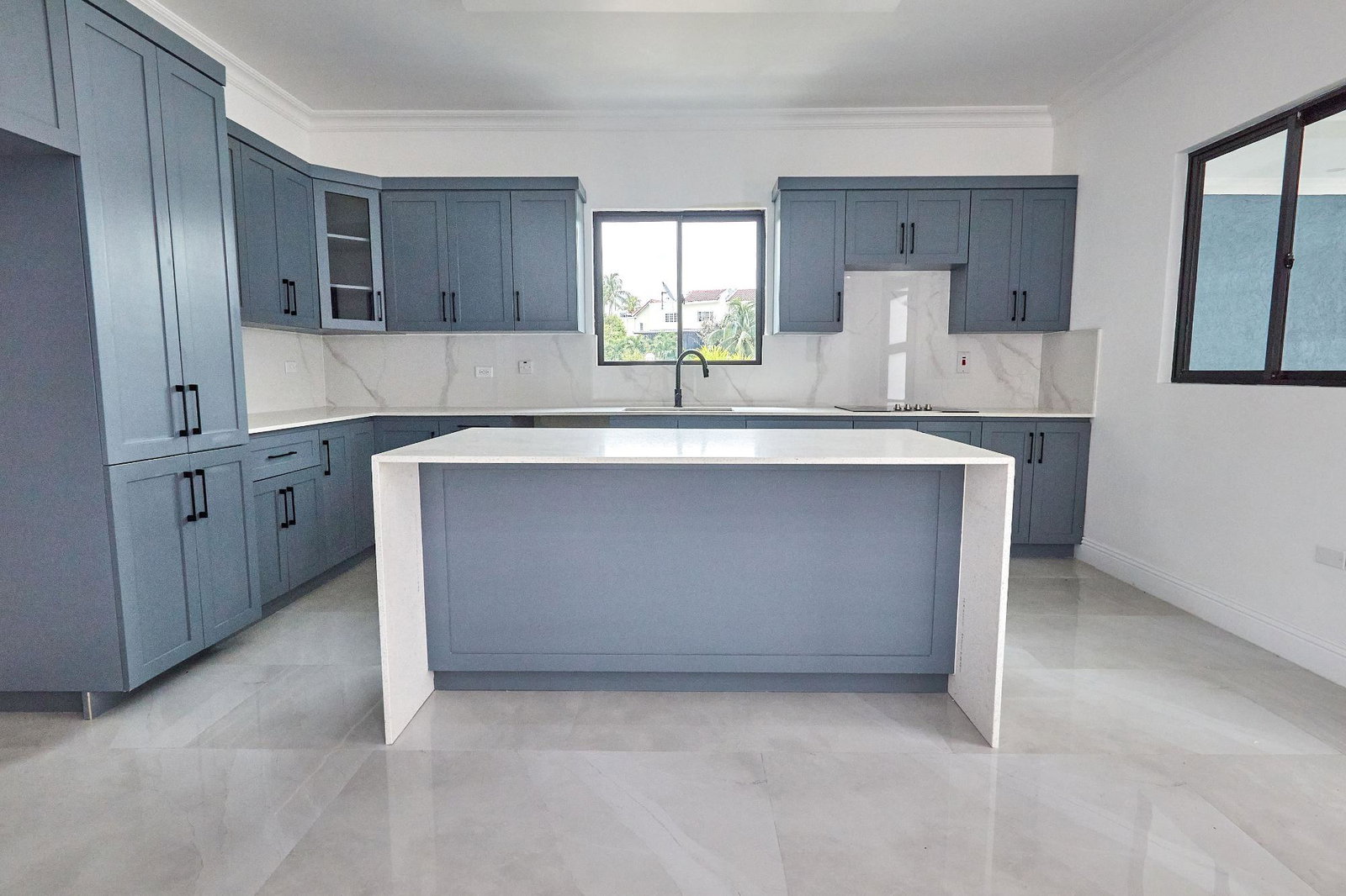 Second image of 6-5 Farringdon Terrace in Kingston 6, St. Andrew, Jamaica - property is For Rent