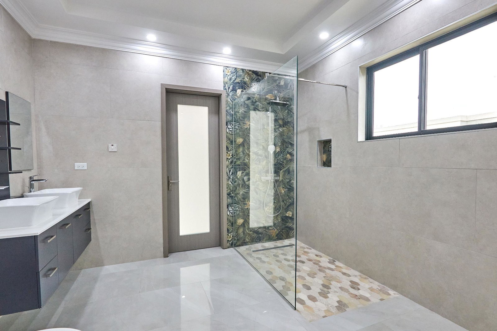 Thirteenth image of 6-5 Farringdon Terrace in Kingston 6, St. Andrew, Jamaica - property is For Rent