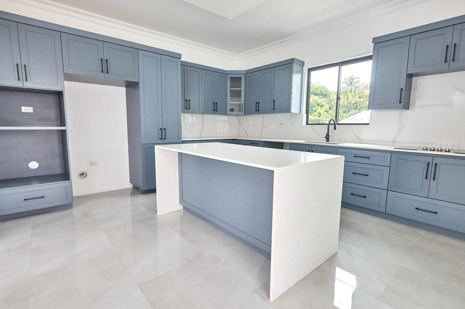 Third image of 6-5 Farringdon Terrace in Kingston 6, St. Andrew, Jamaica - property is For Rent