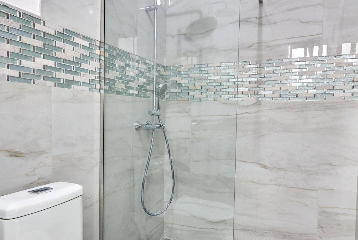 Twenty-First image of 6-5 Farringdon Terrace in Kingston 6, St. Andrew, Jamaica - property is For Rent