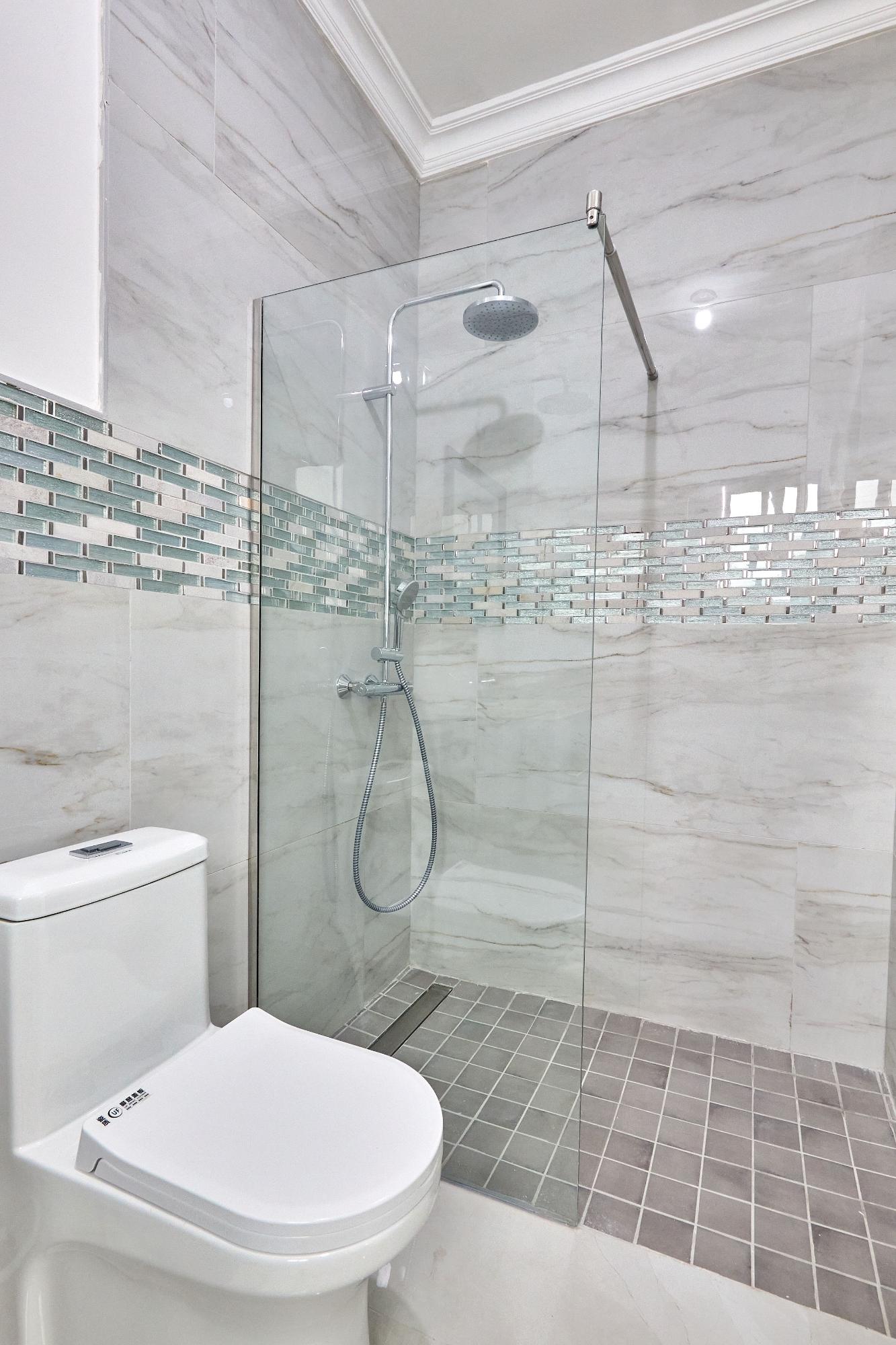 Twenty-First image of 6-5 Farringdon Terrace in Kingston 6, St. Andrew, Jamaica - property is For Rent