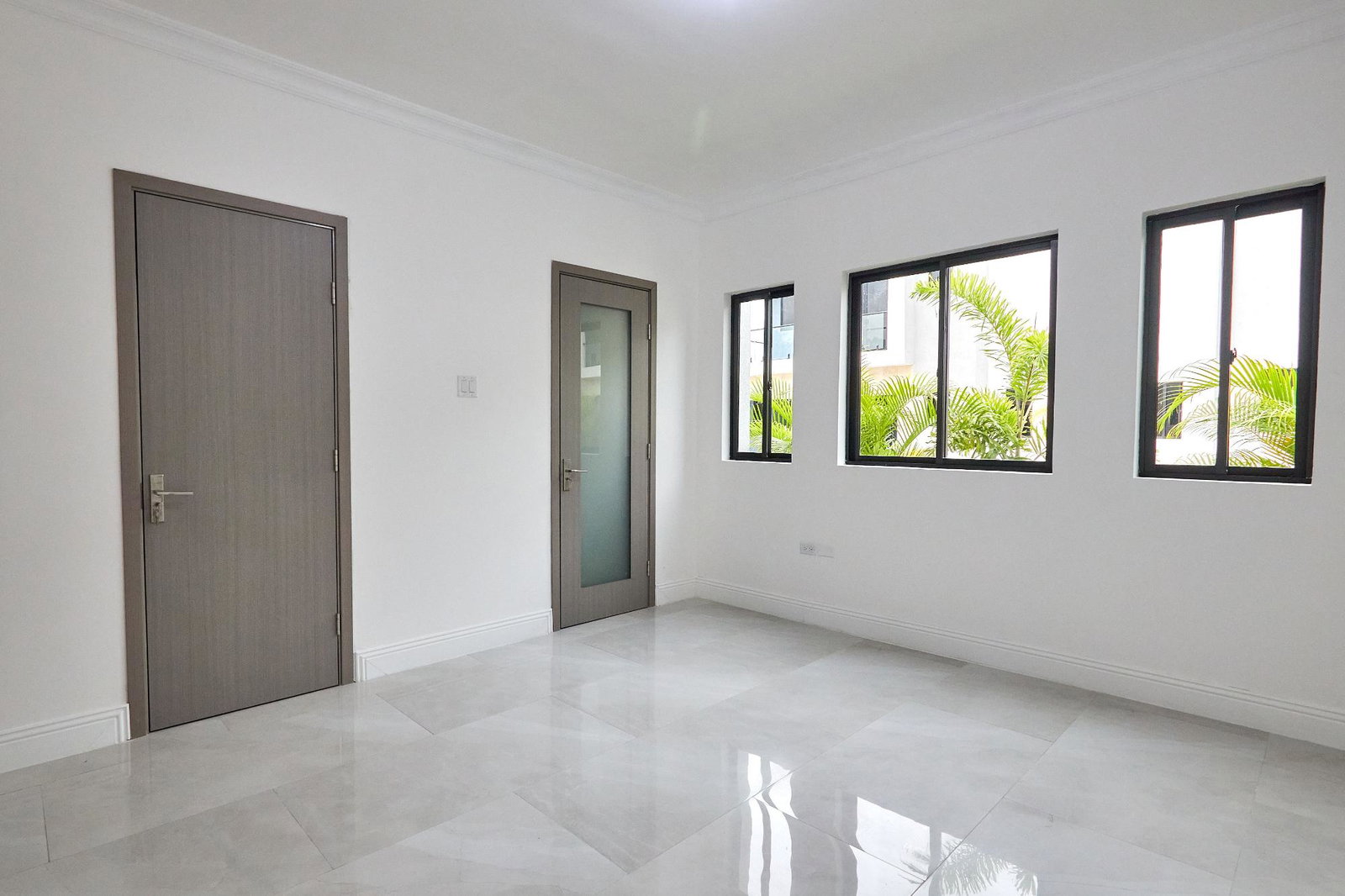 Twenty-Fifth image of 6-5 Farringdon Terrace in Kingston 6, St. Andrew, Jamaica - property is For Rent