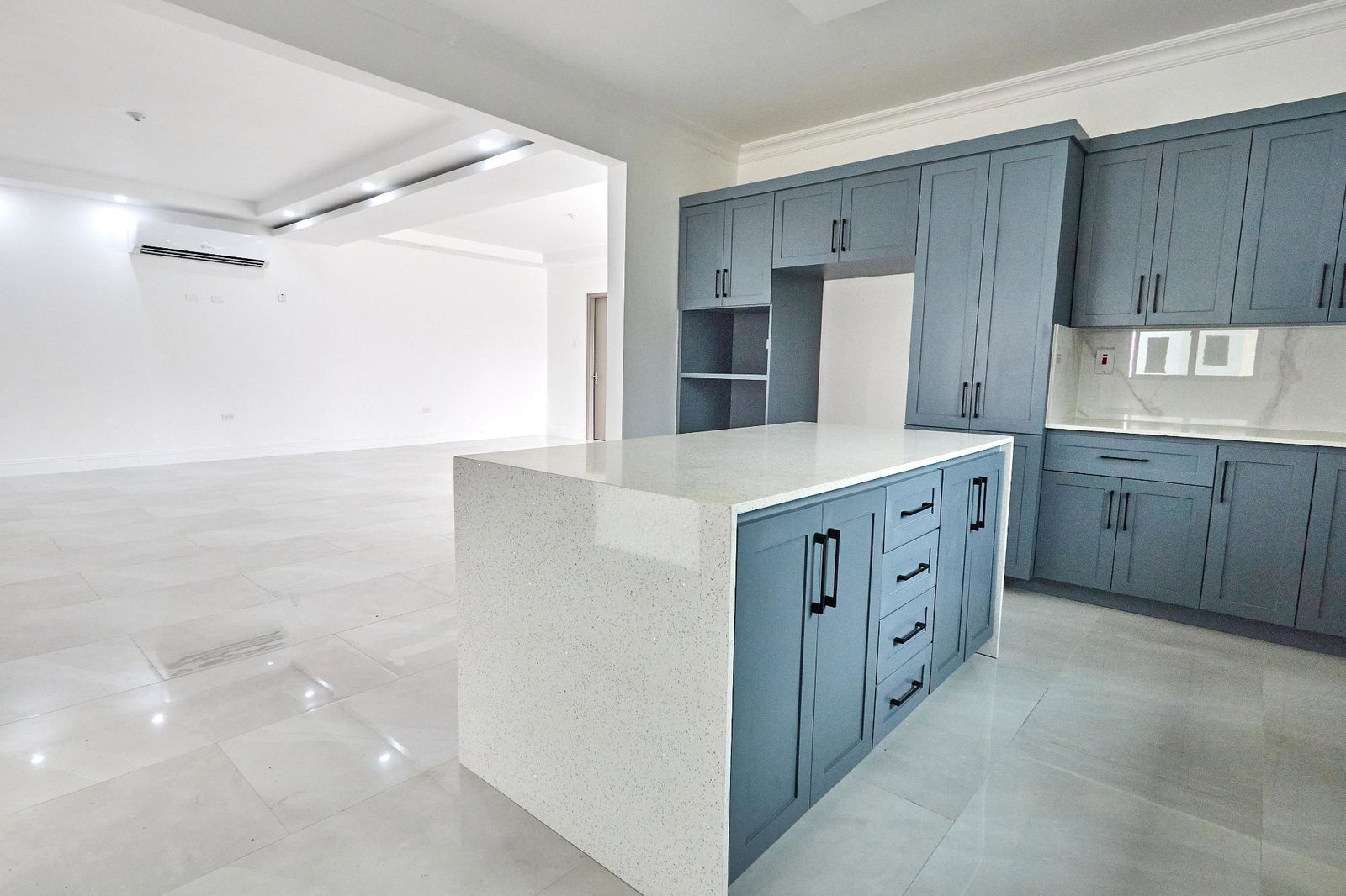 Fourth image of 6-5 Farringdon Terrace in Kingston 6, St. Andrew, Jamaica - property is For Rent