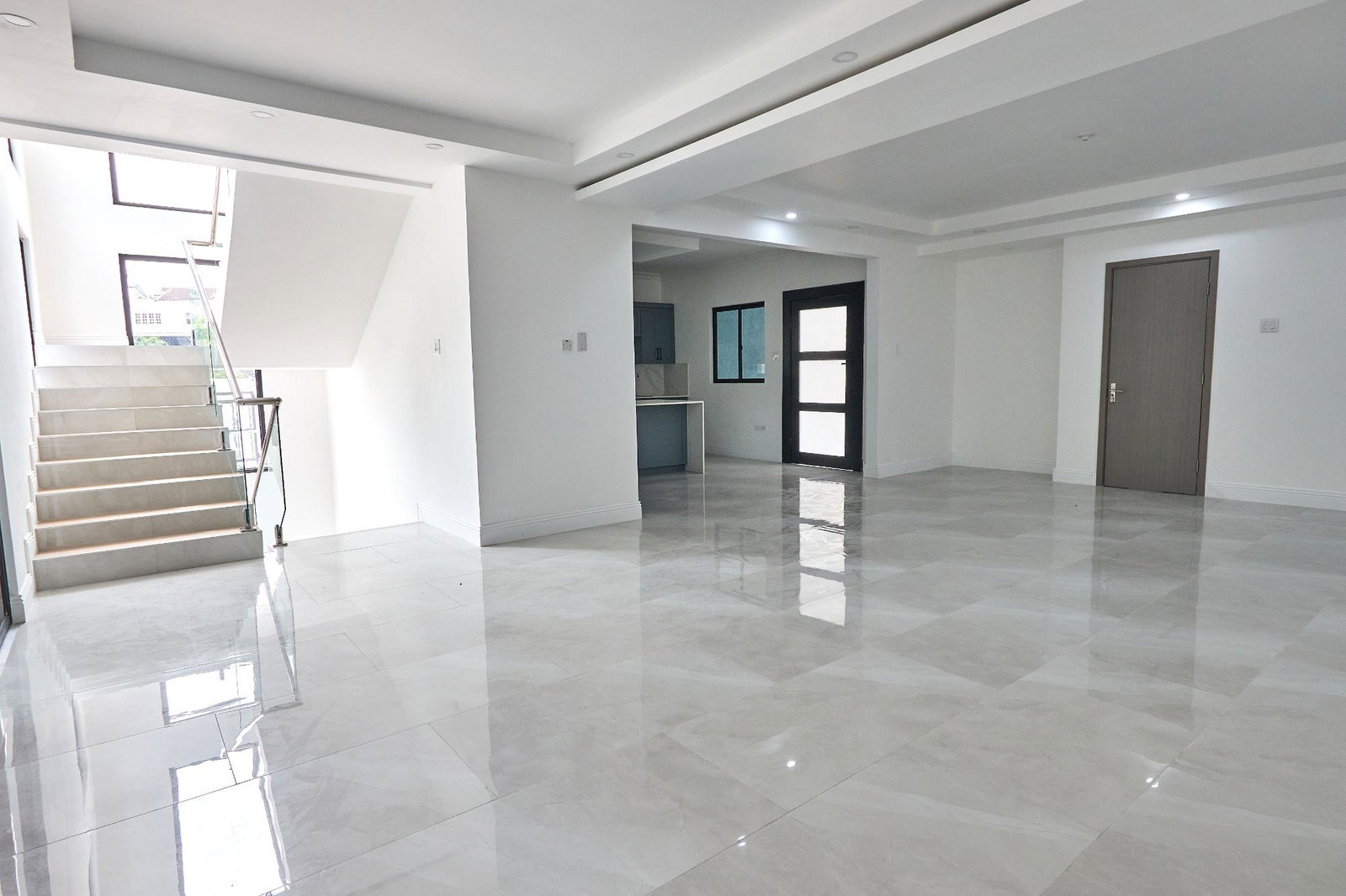 Eighth image of 6-5 Farringdon Terrace in Kingston 6, St. Andrew, Jamaica - property is For Rent