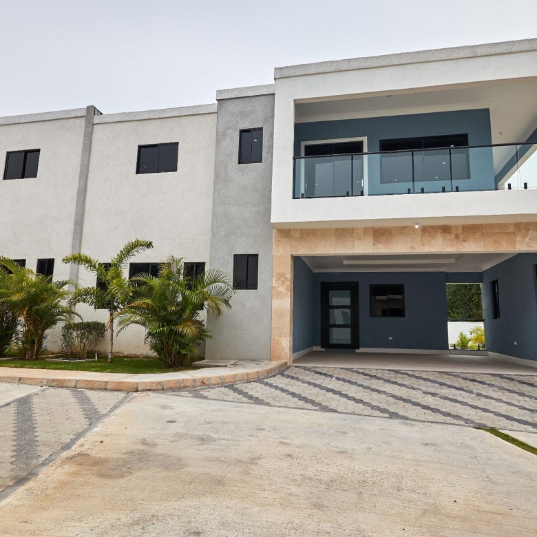 First image of 6-5 Farringdon Terrace in Kingston 6, St. Andrew, Jamaica - property is For Rent