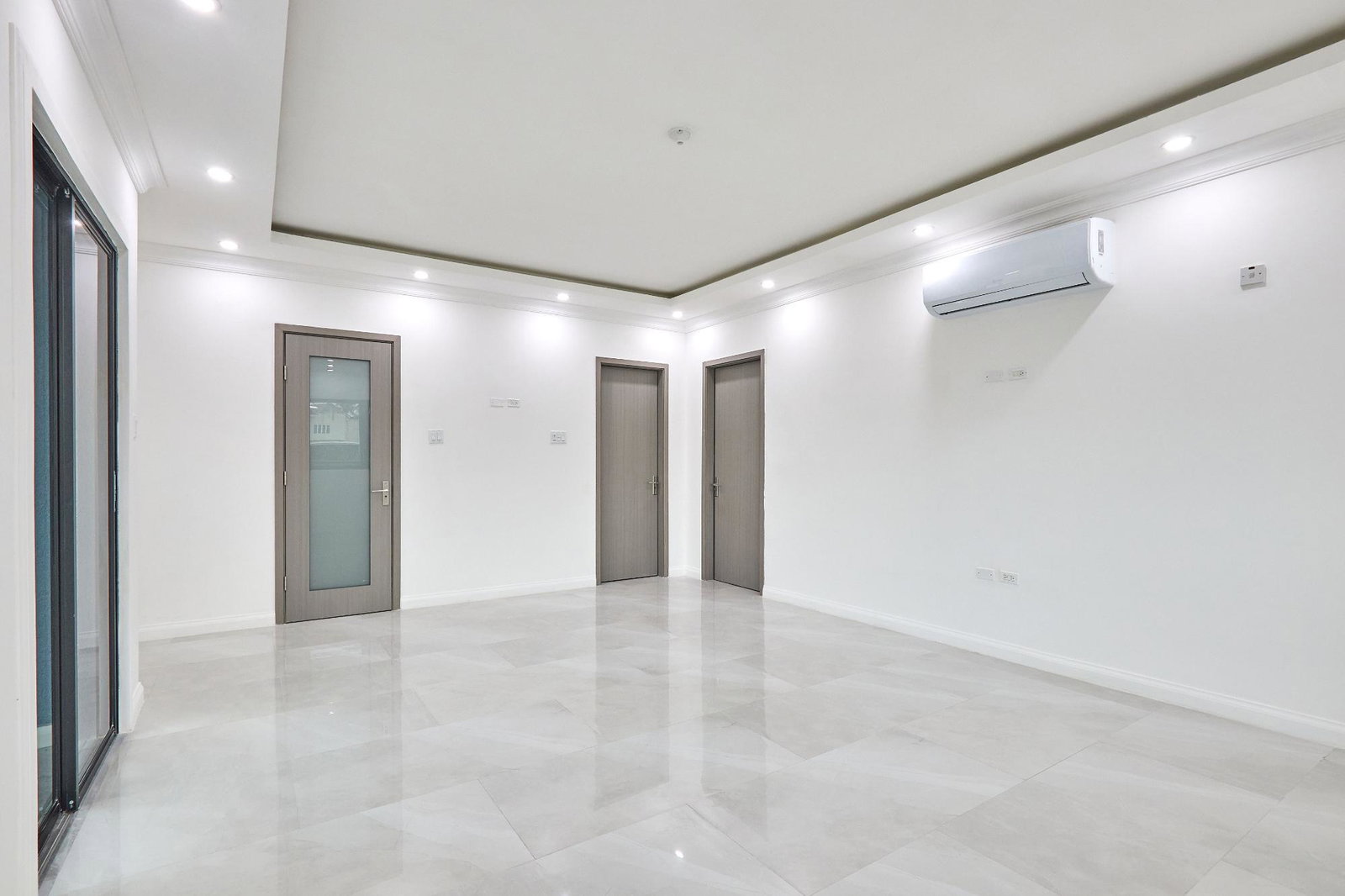 Ninth image of 6-5 Farringdon Terrace in Kingston 6, St. Andrew, Jamaica - property is For Rent