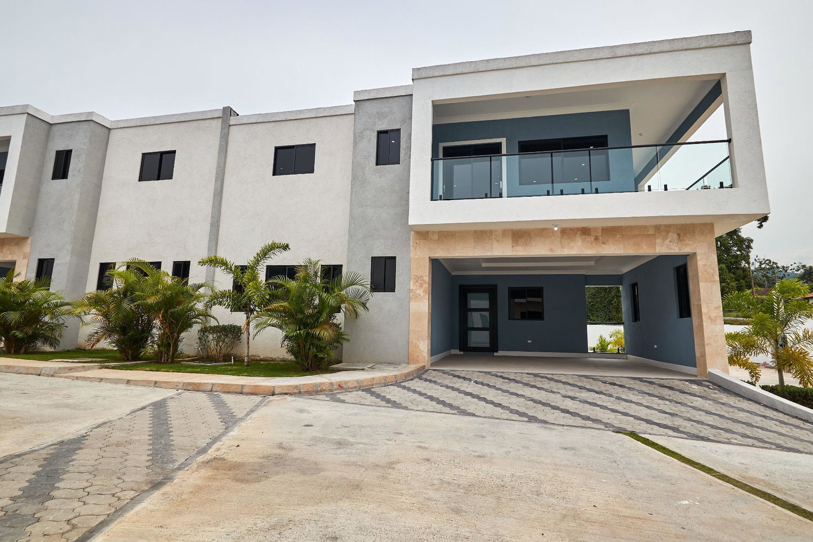 First image of 6-5 Farringdon Terrace in Kingston 6, St. Andrew, Jamaica - property is For Rent