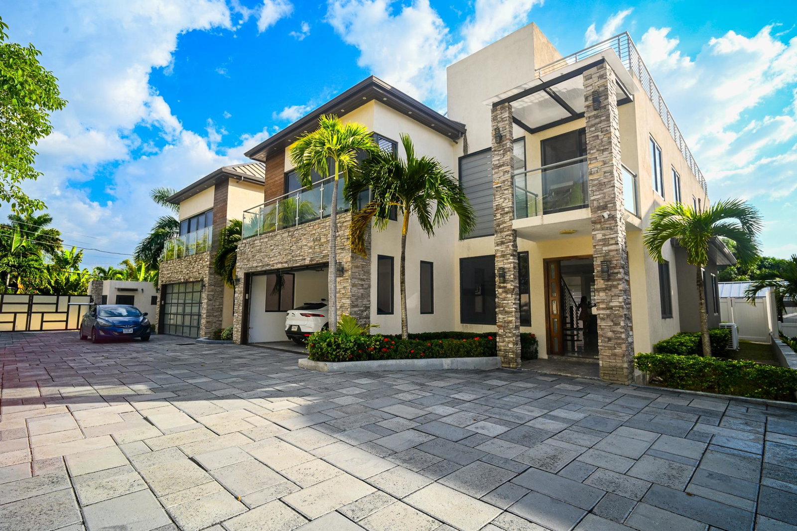 Luxury-Townhouse-for-Sale-in-Cherry-Gardens-Kingston-–-Cereza-Residence Second image of 2-5 Cherry Drive in Kingston 8, St. Andrew, Jamaica - property is For Sale