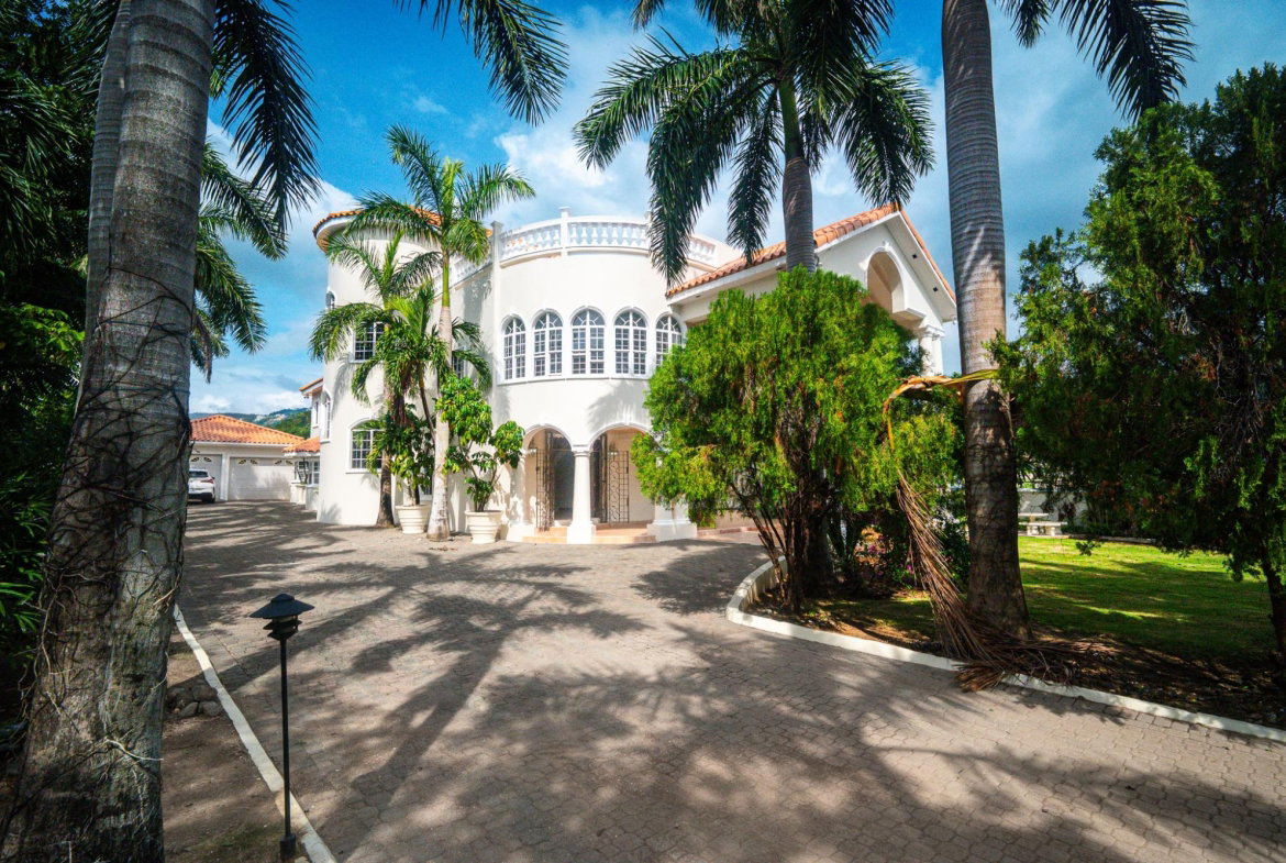 Eighteenth image of 4a Grosvenor Heights in Kingston 8, St. Andrew, Jamaica - property is For Sale