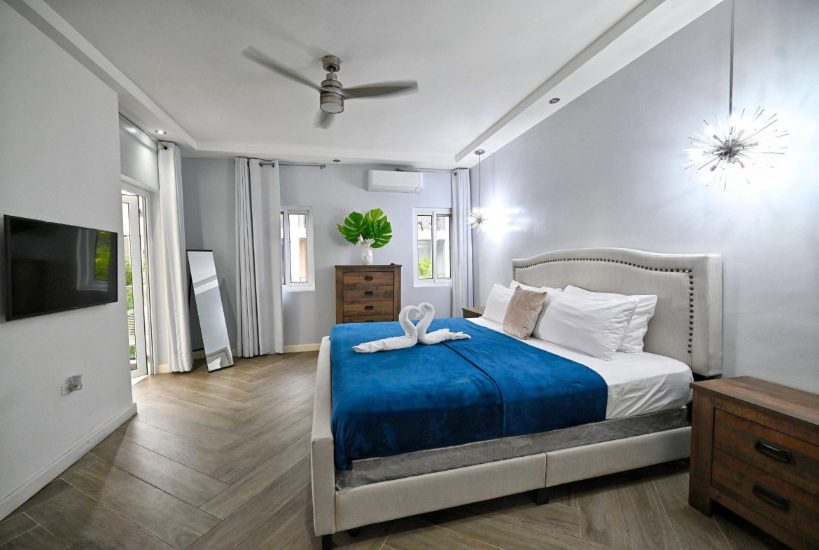 Twelfth image of 202-48 Paddington Terrace in Kingston 6, St. Andrew, Jamaica - property is For Sale