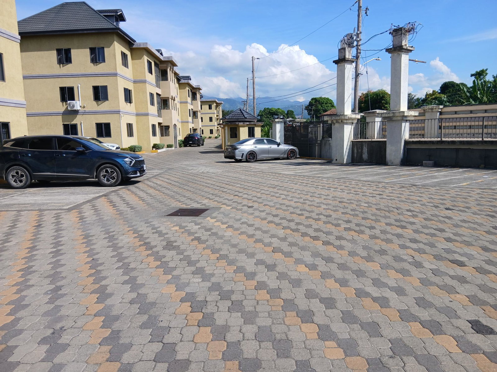 Tenth image of 1-245 Queensbury in Kingston 19, St. Andrew, Jamaica - property is For Sale