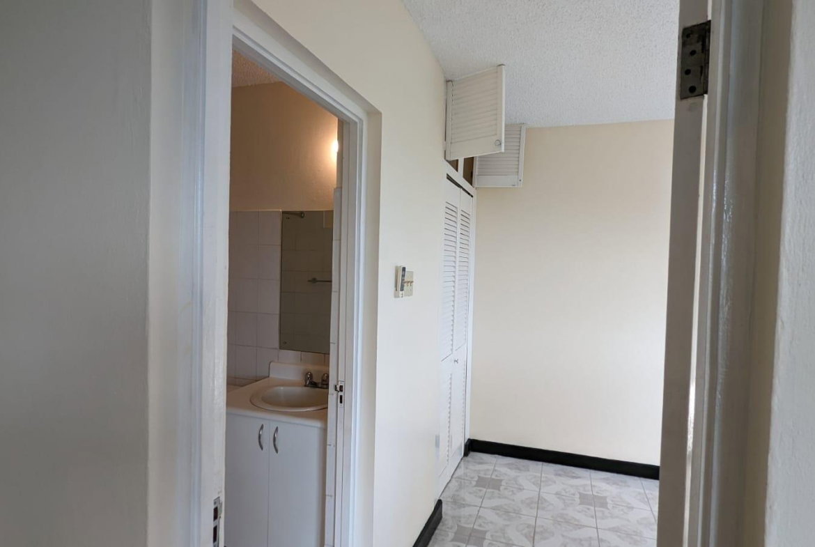 Ninth image of 334-2 Worthington Terrace in Kingston 5, St. Andrew, Jamaica - property is For Rent