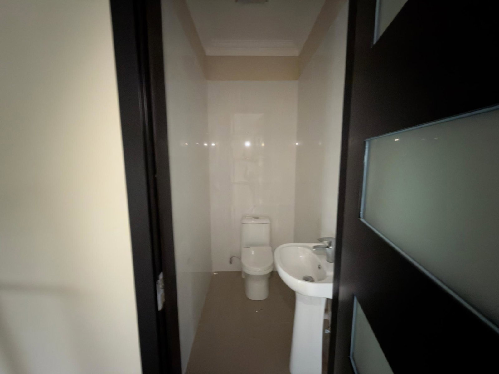 Modern-2-Bedroom-Apartment-for-Sale-at-3-22-Darlington-Ave-St.-Andrew-Jamaica Eighth image of 3-22 Darlington Avenue in Kingston 8, St. Andrew, Jamaica - property is For Sale