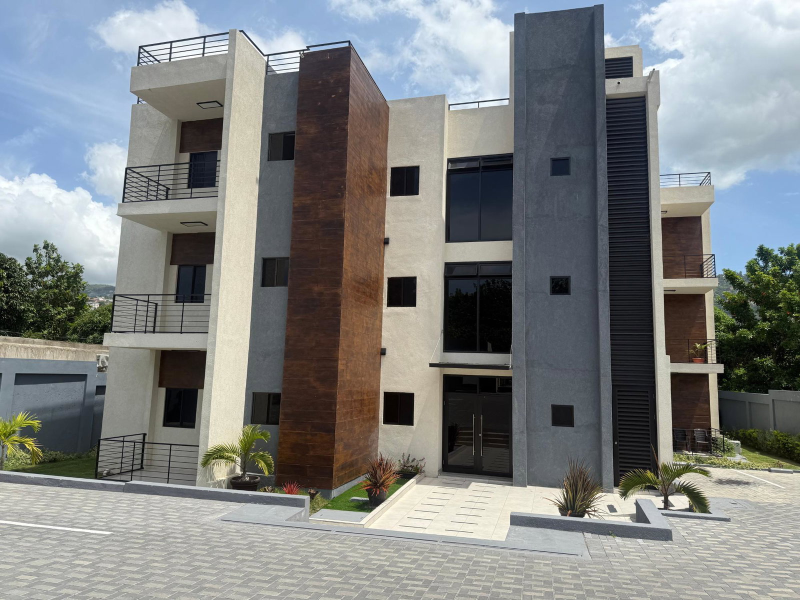Modern-2-Bedroom-Apartment-for-Sale-in-Havendale-Kingston-St.-Andrew Second image of 5-32 Morningside Drive, Kingst in Kingston 19, St. Andrew, Jamaica - property is For Sale