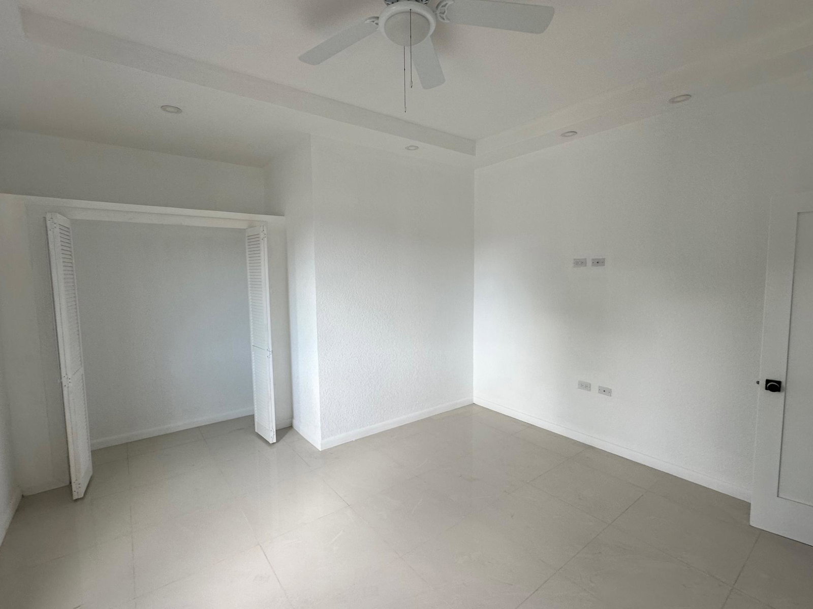 Modern-2-Bedroom-Apartment-for-Sale-in-Havendale-Kingston-St.-Andrew Sixteenth image of 5-32 Morningside Drive, Kingst in Kingston 19, St. Andrew, Jamaica - property is For Sale