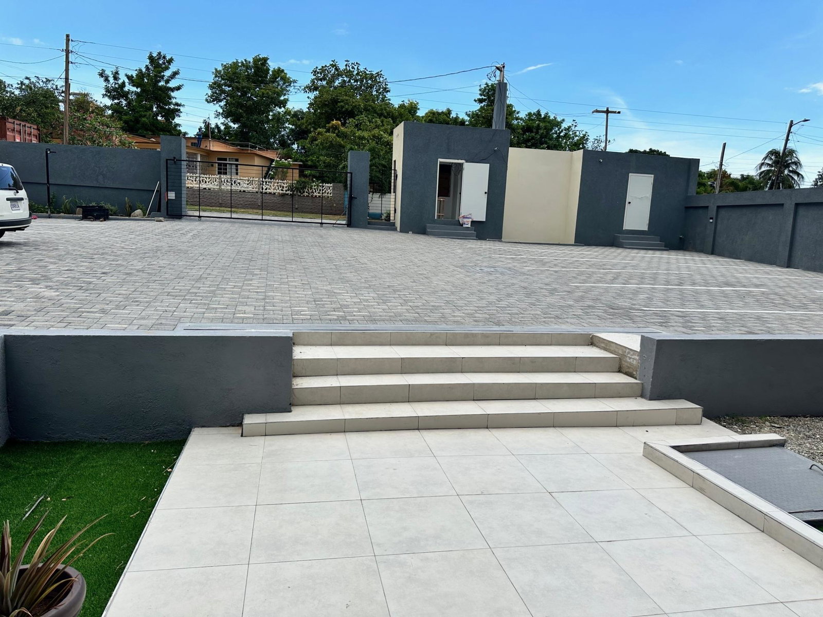 Modern-2-Bedroom-Apartment-for-Sale-in-Havendale-Kingston-St.-Andrew Eighteenth image of 5-32 Morningside Drive, Kingst in Kingston 19, St. Andrew, Jamaica - property is For Sale