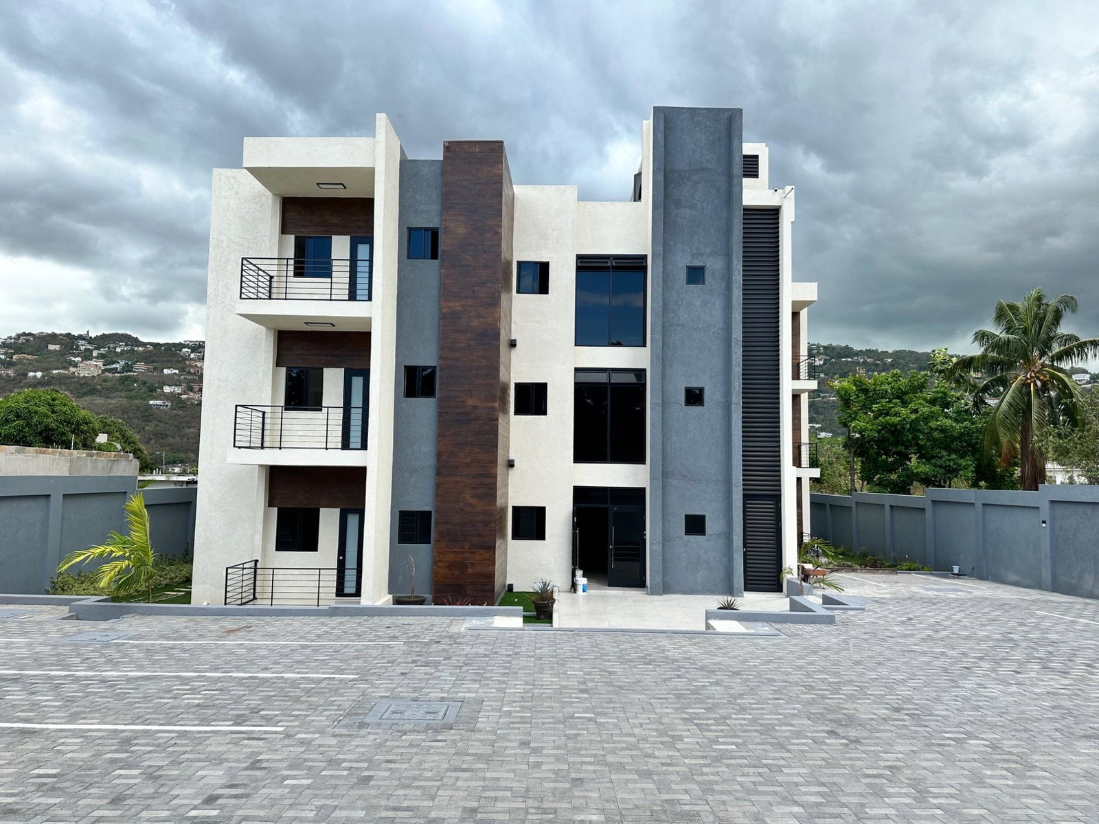 Modern-2-Bedroom-Apartment-for-Sale-in-Havendale-Kingston-St.-Andrew First image of 5-32 Morningside Drive, Kingst in Kingston 19, St. Andrew, Jamaica - property is For Sale