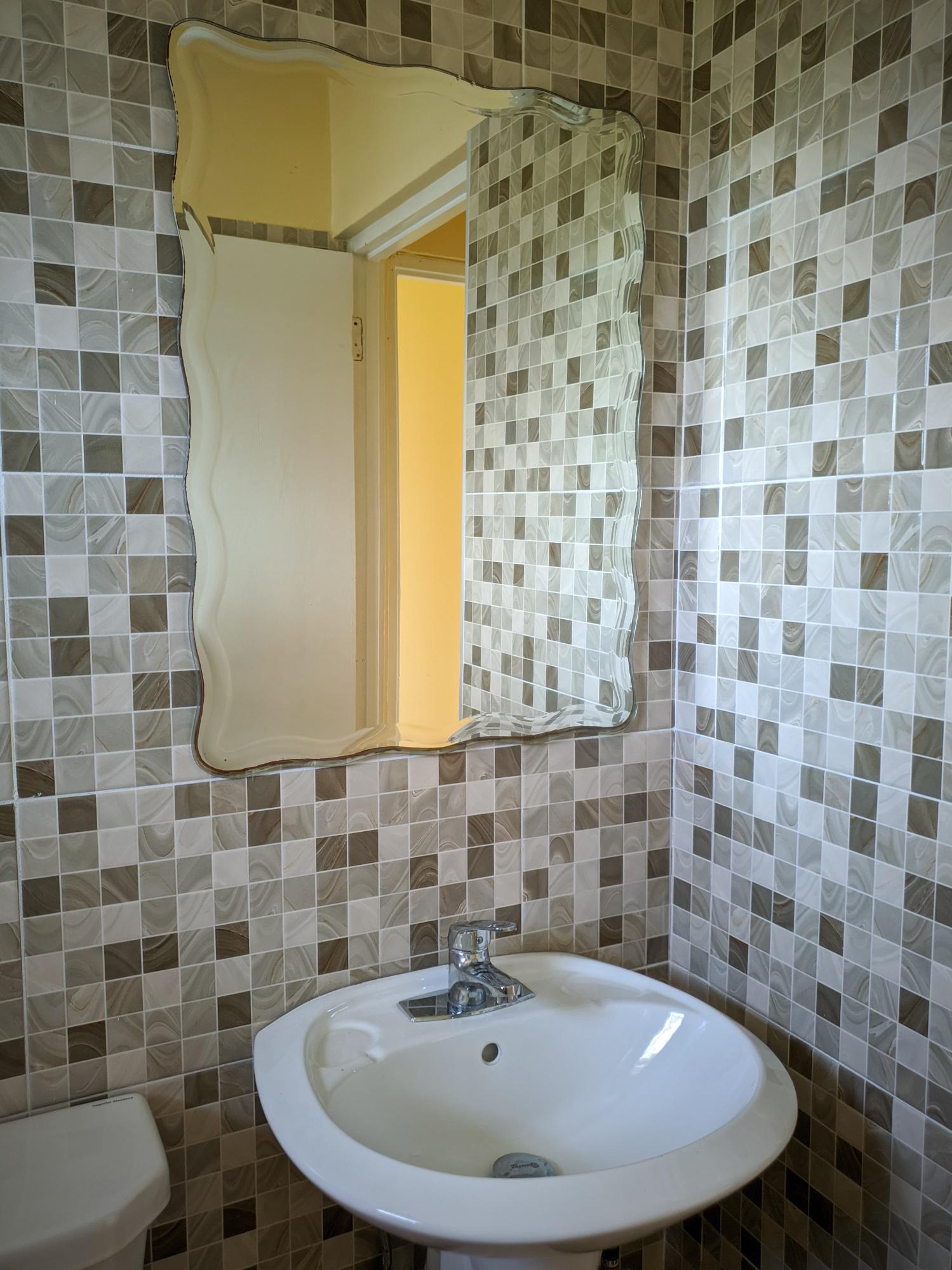 Twenty-Second image of 9e-2 Gilmour Drive, Kingston 2 in Kingston 20, St. Andrew, Jamaica - property is For Sale