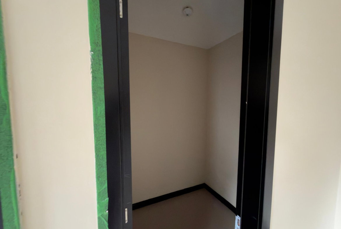 Eleventh image of 18-22 Darlington Avenue in Kingston 8, St. Andrew, Jamaica - property is For Sale