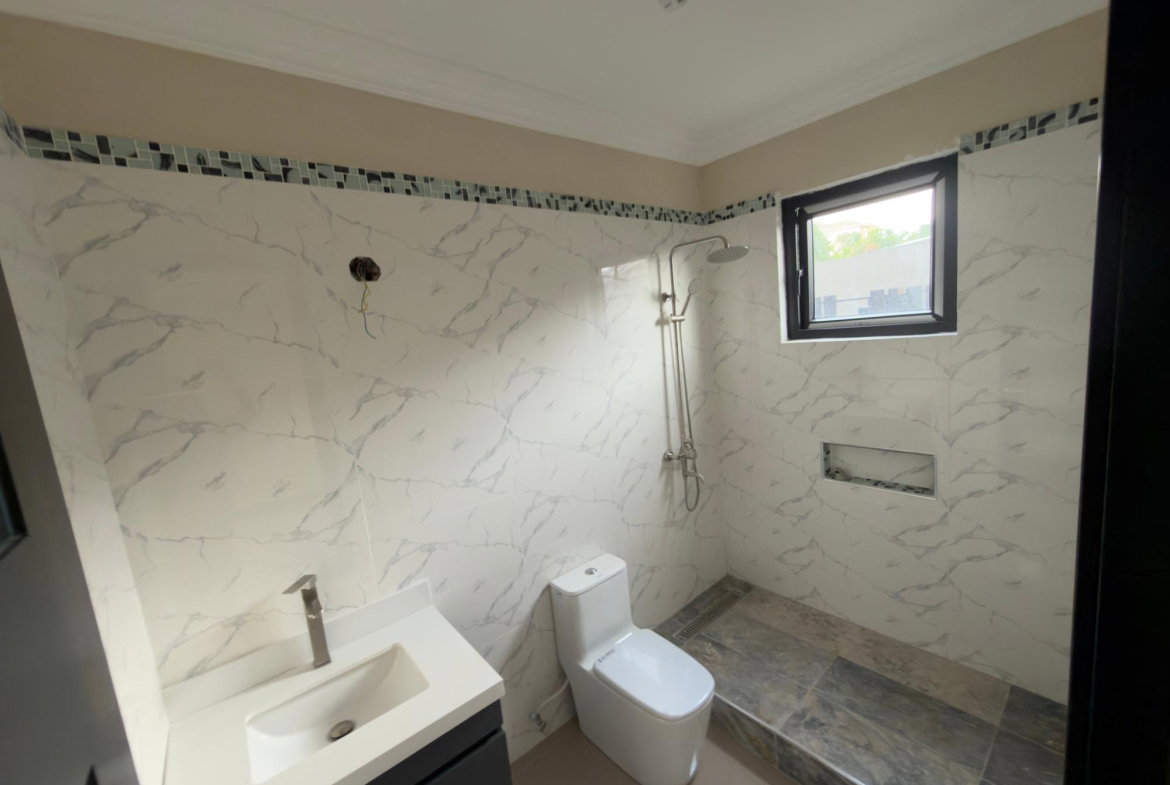 Thirteenth image of 18-22 Darlington Avenue in Kingston 8, St. Andrew, Jamaica - property is For Sale