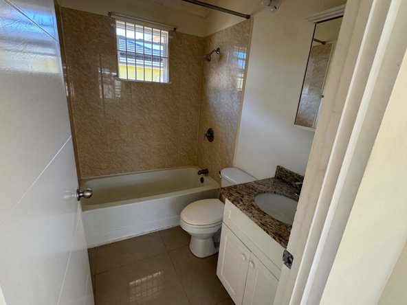 Seventh image of 95 Colbeck Manor, ph 2 in Colbeck, St. Catherine, Jamaica - property is For Rent
