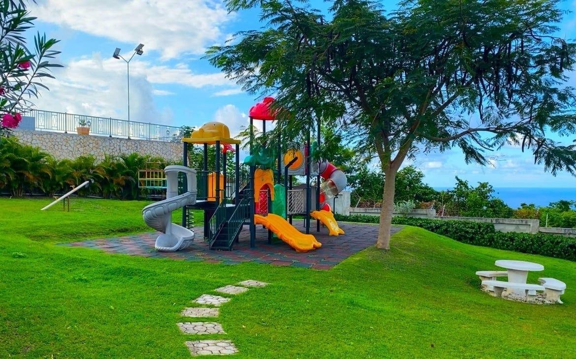 Thirteenth image of 33- Pyramid Point in Breadnut Hill, St. Ann, Jamaica - property is For Rent