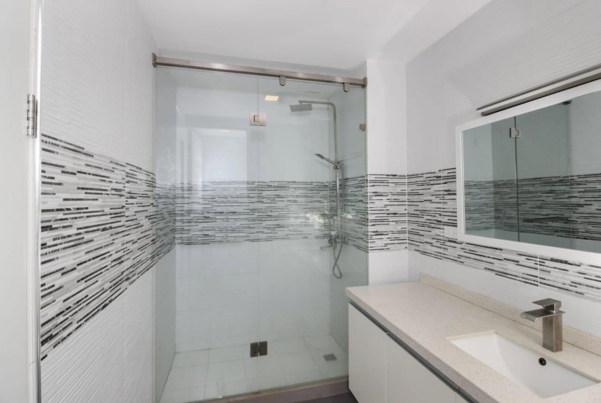 Sixth image of 905-20 South Avenue in Kingston 10, St. Andrew, Jamaica - property is For Rent