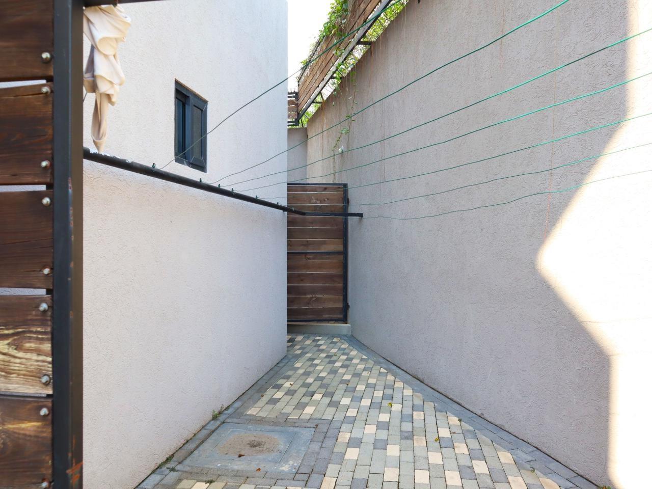 Modern-3-Bedroom-Apartment-for-Sale-in-St.-Andrew-Jamaica-11-6-Old-Church-Ave Twenty-Ninth image of 11-6 Old Church Avenue in Kingston 8, St. Andrew, Jamaica - property is For Sale