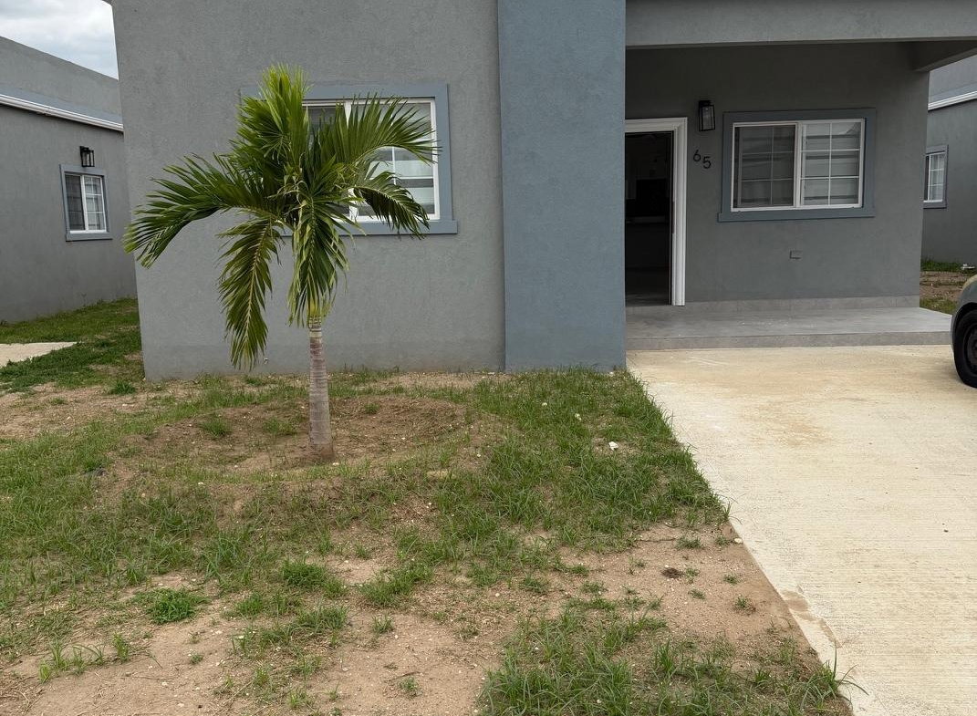Third image of 65b-65 Oak Circle in Greater Portmore, St. Catherine, Jamaica - property is For Rent