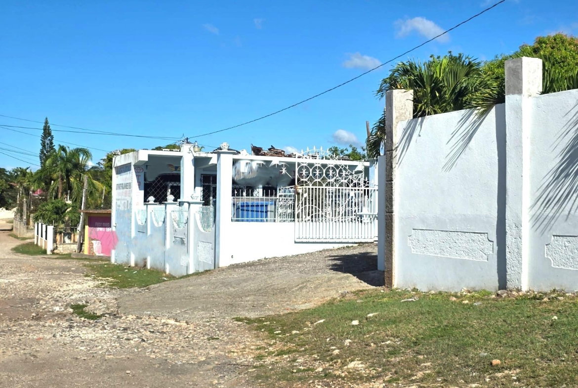 Fifth image of 20 Palmetto Pen, Palmers Cro in Palmers Cross, Clarendon, Jamaica - property is For Sale