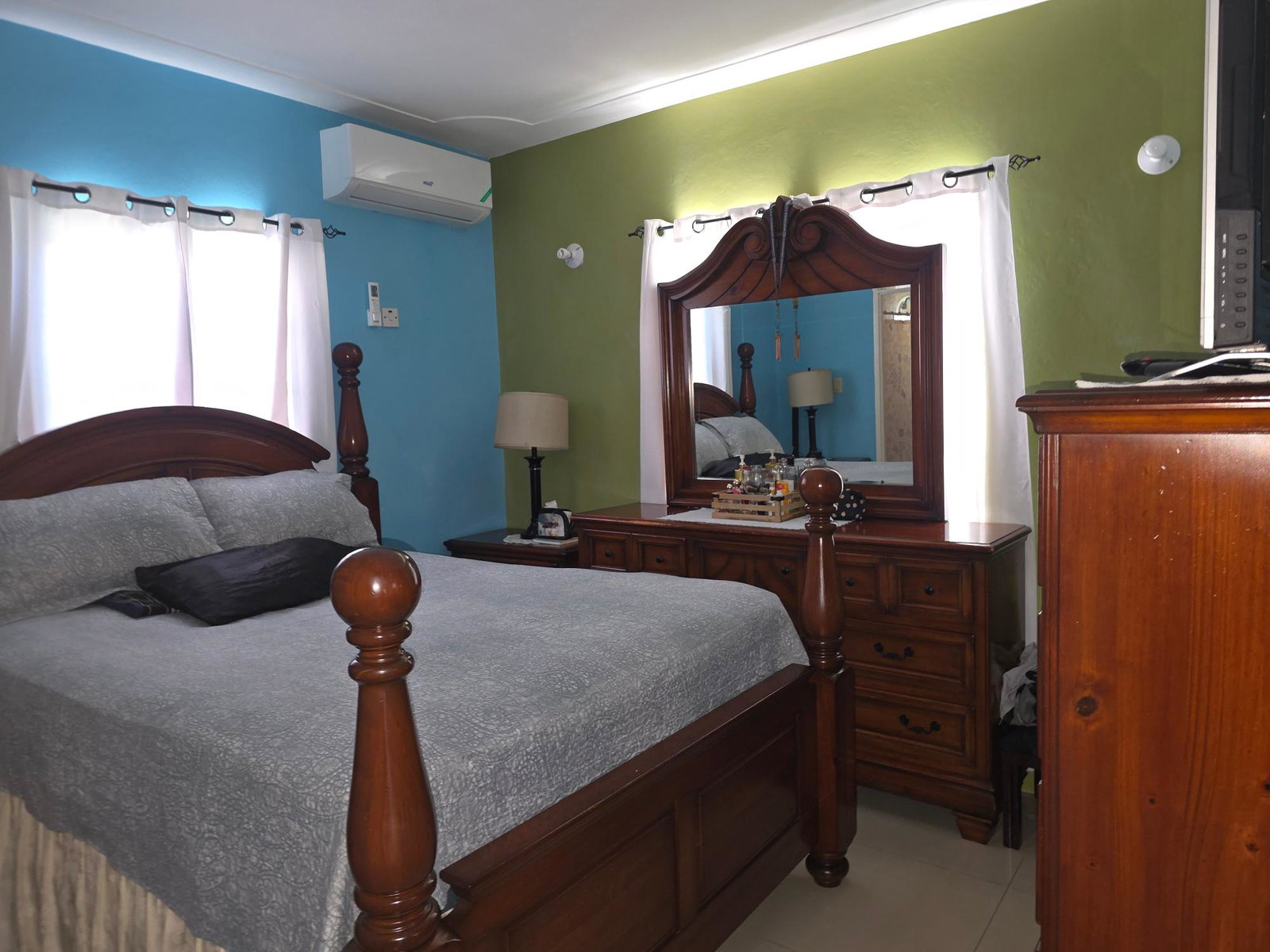 Sixteenth image of Palmetto Avenue, Mona, ki in Kingston 6, St. Andrew, Jamaica - property is For Sale