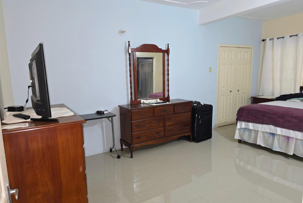 Seventeenth image of Palmetto Avenue, Mona, ki in Kingston 6, St. Andrew, Jamaica - property is For Sale