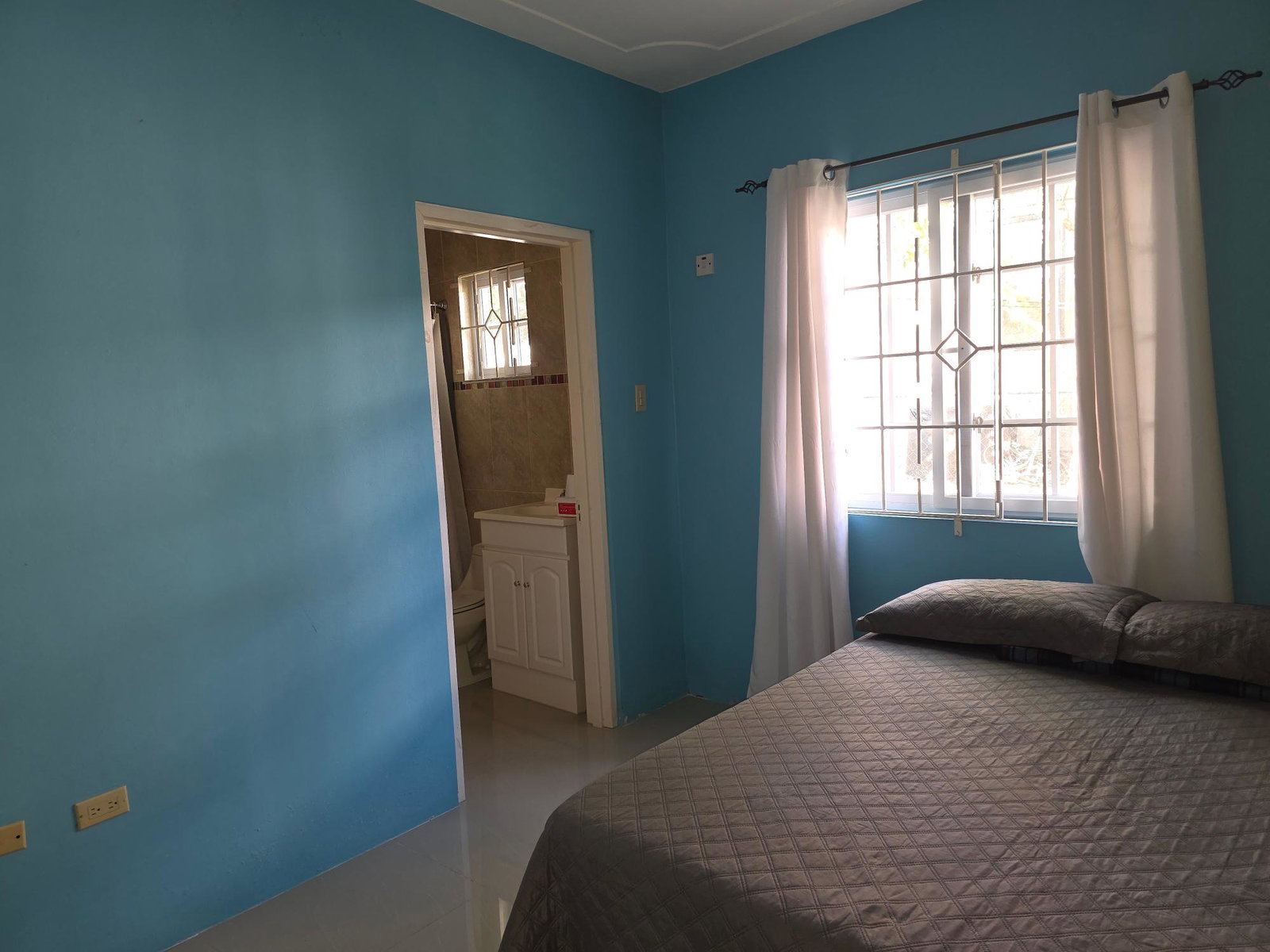 Nineteenth image of Palmetto Avenue, Mona, ki in Kingston 6, St. Andrew, Jamaica - property is For Sale