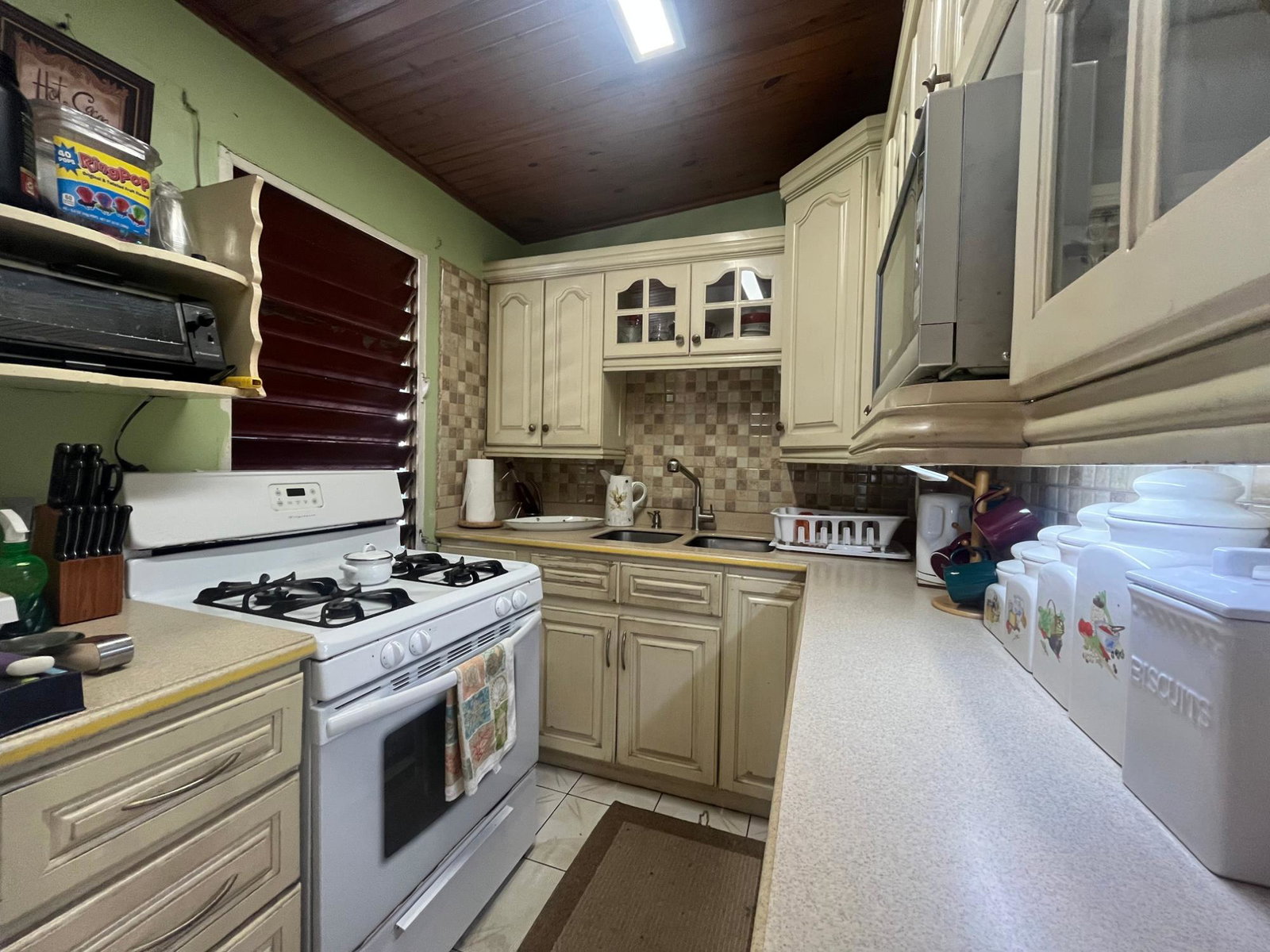 Ninth image of 6 Jerome Avenue in Kingston 20, St. Andrew, Jamaica - property is For Sale