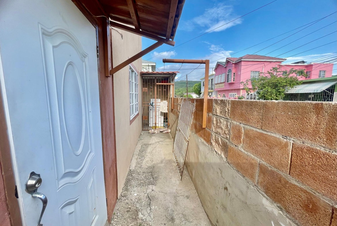 Tenth image of 246 South East, 37th Grea in Greater Portmore, St. Catherine, Jamaica - property is For Sale