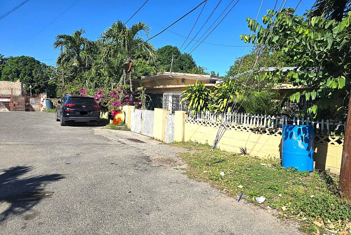 Twenty-Seventh image of 10 Charlton Close in Kingston 8, St. Andrew, Jamaica - property is For Sale