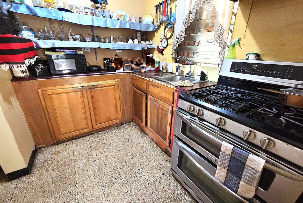 Seventh image of 10 Charlton Close in Kingston 8, St. Andrew, Jamaica - property is For Sale