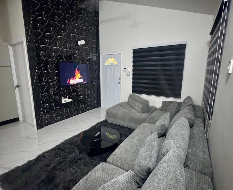 Second image of 990- Phoenix Park Village 2 in Phoenix Park, St. Catherine, Jamaica - property is For Rent