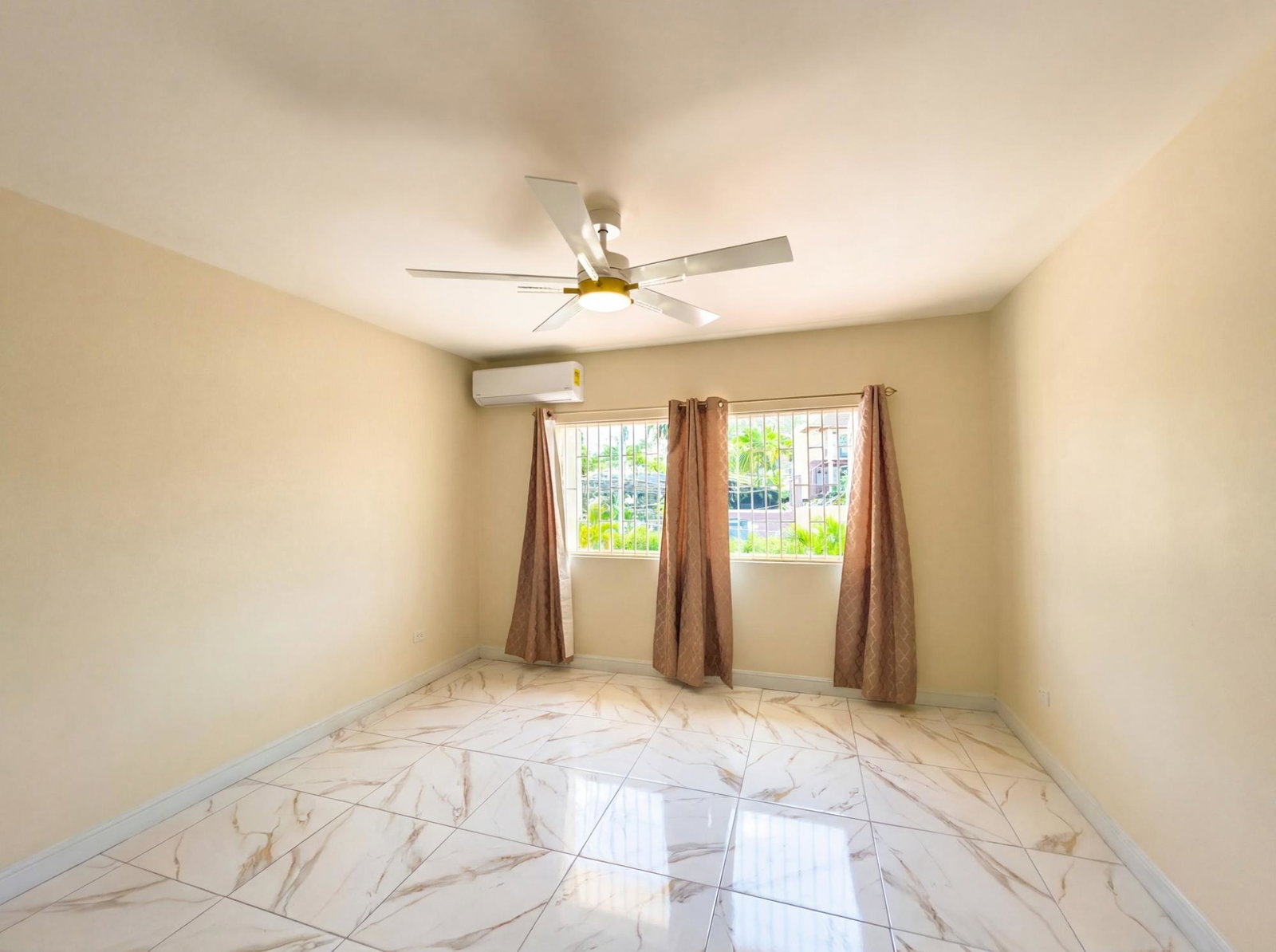 Fourth image of 28a-28 Hopefield Avenue in Kingston 6, St. Andrew, Jamaica - property is For Rent