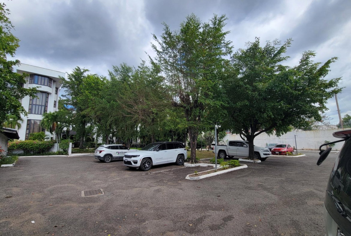 Fifth image of ph 6-1 Caribbean Close in Kingston 10, St. Andrew, Jamaica - property is For Sale