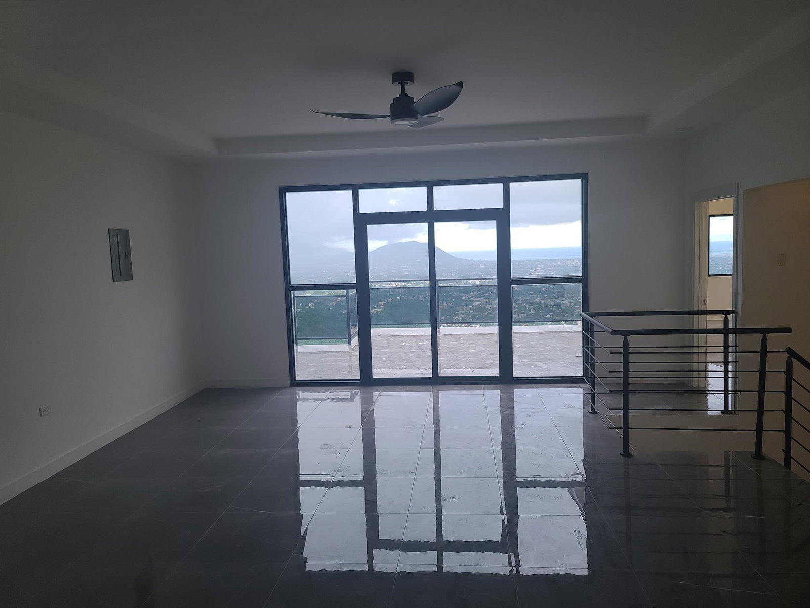 Penthouse-for-Sale-in-Kingston-8-3-Bed-4.5-Bath-3200-sq-ft-with-Harbour-Mountain-Views Seventh image of 8- Smokey Vale in Kingston 8, St. Andrew, Jamaica - property is For Sale
