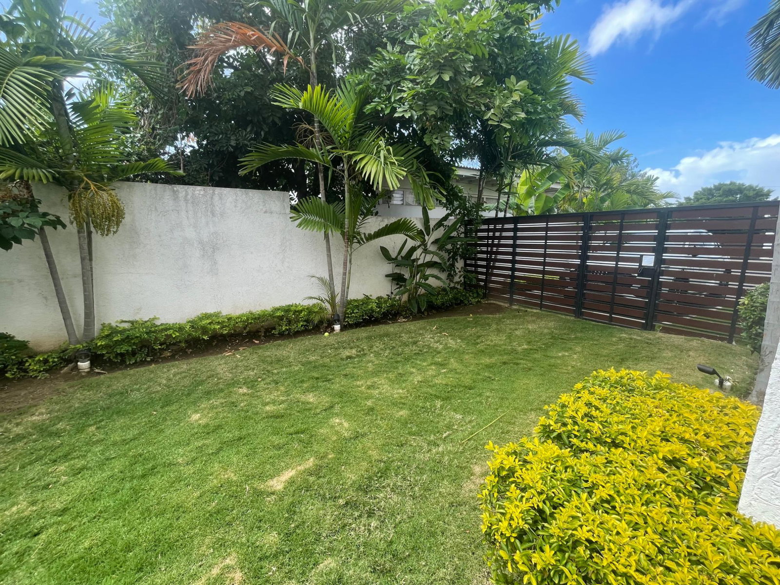 Fifteenth image of 8-6 Clieveden Ave in Kingston 6, St. Andrew, Jamaica - property is For Rent