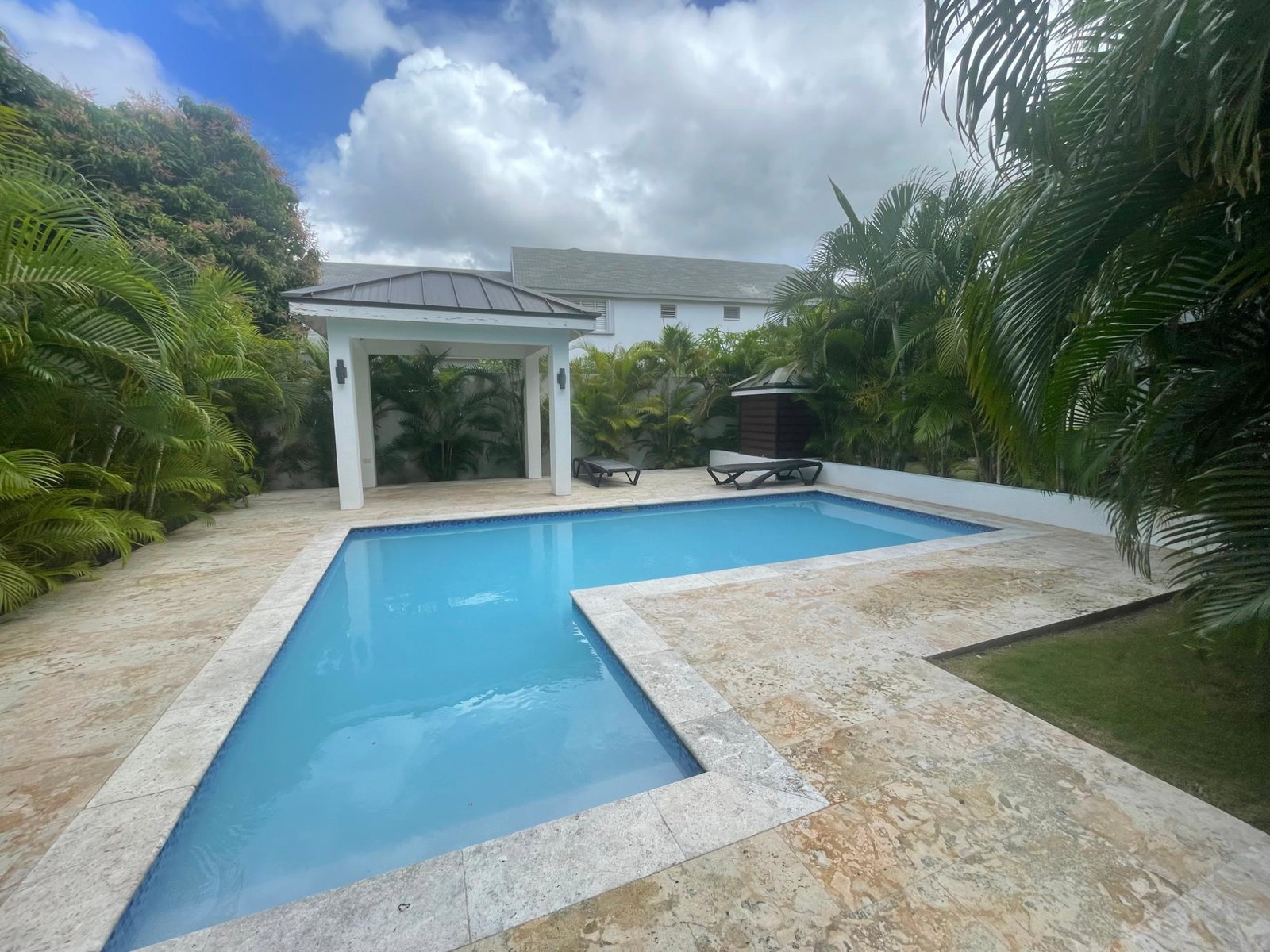Seventeenth image of 8-6 Clieveden Ave in Kingston 6, St. Andrew, Jamaica - property is For Rent