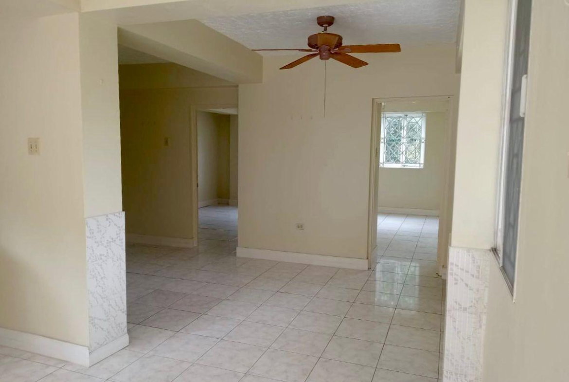 Sixth image of 2b-2b Grosvenor Heights,kingsto in Constant Spring P.O., St. Andrew, Jamaica - property is For Rent