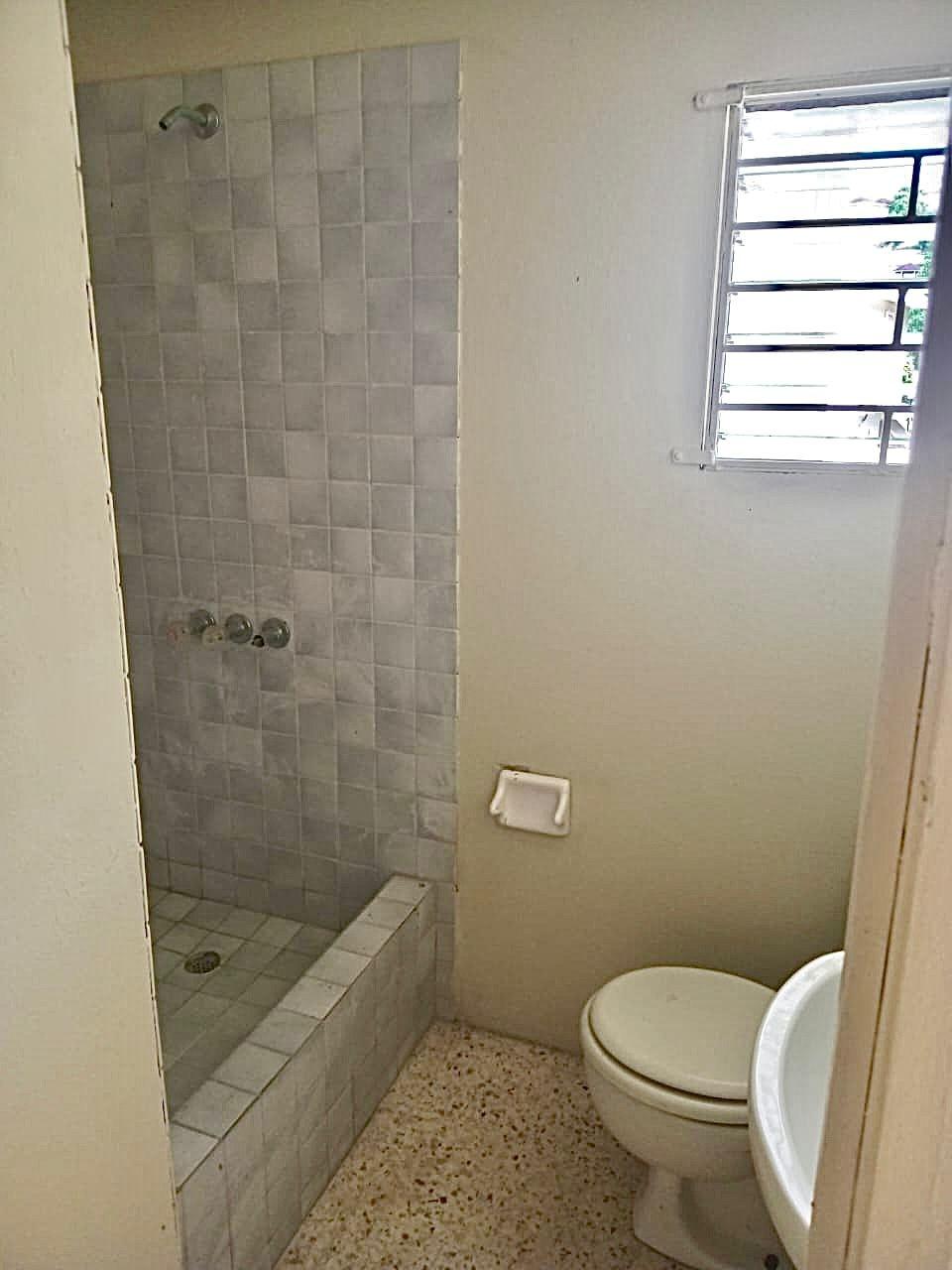 Eighth image of 2b-2b Grosvenor Heights,kingsto in Constant Spring P.O., St. Andrew, Jamaica - property is For Rent