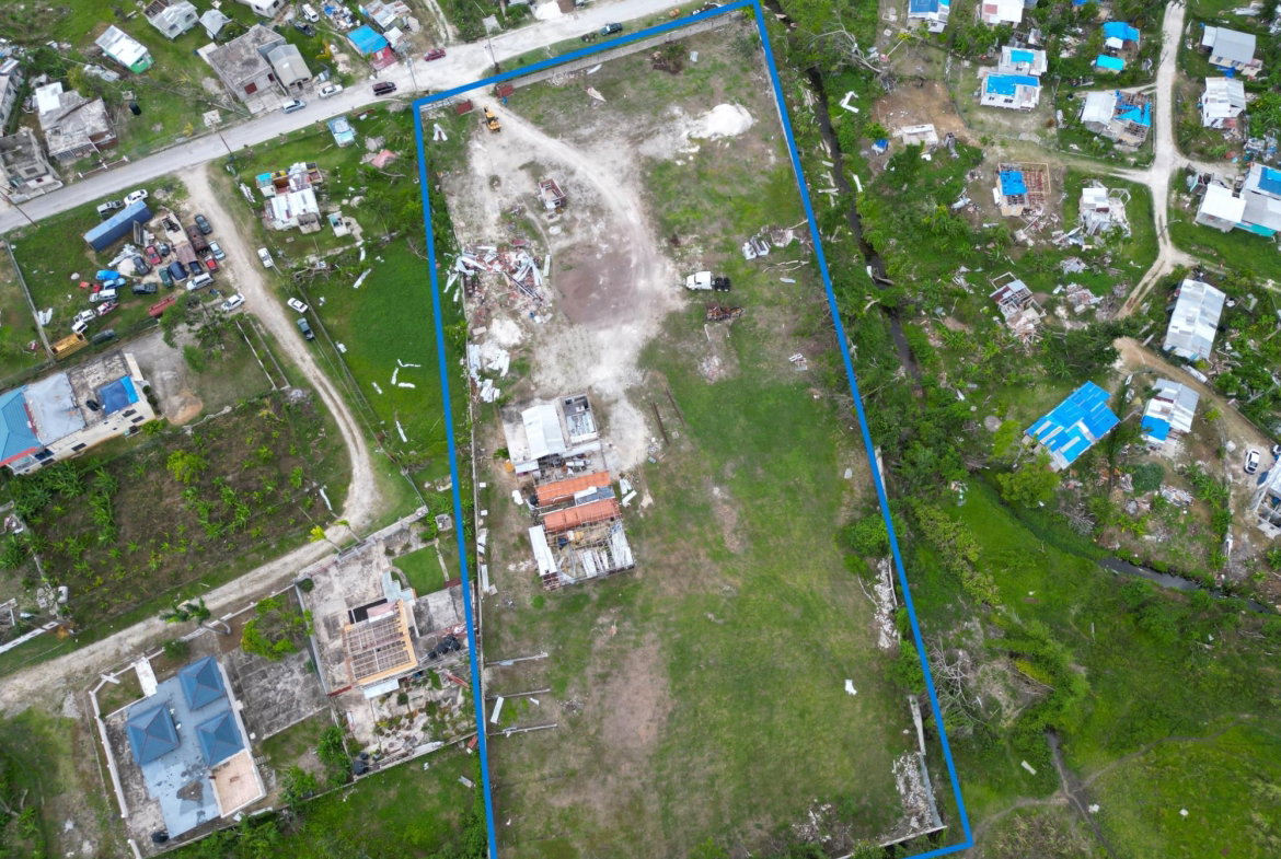 Third image of Smithfield Savanna la Mar in SAVANNA LA MAR, Westmoreland, Jamaica - property is For Sale